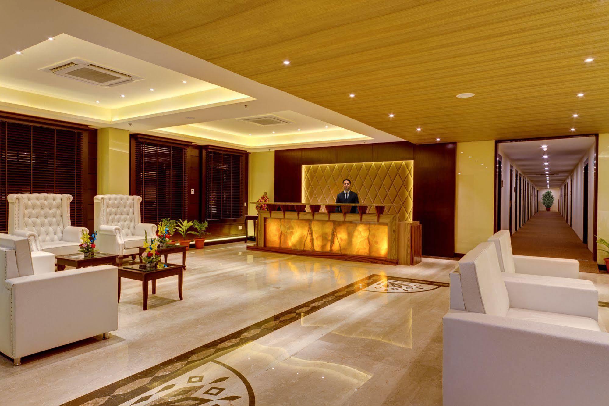 Days Hotel By Wyndham, Jalandhar Exterior photo